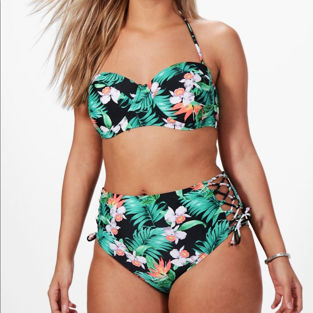 Boohoo plus size swimsuit